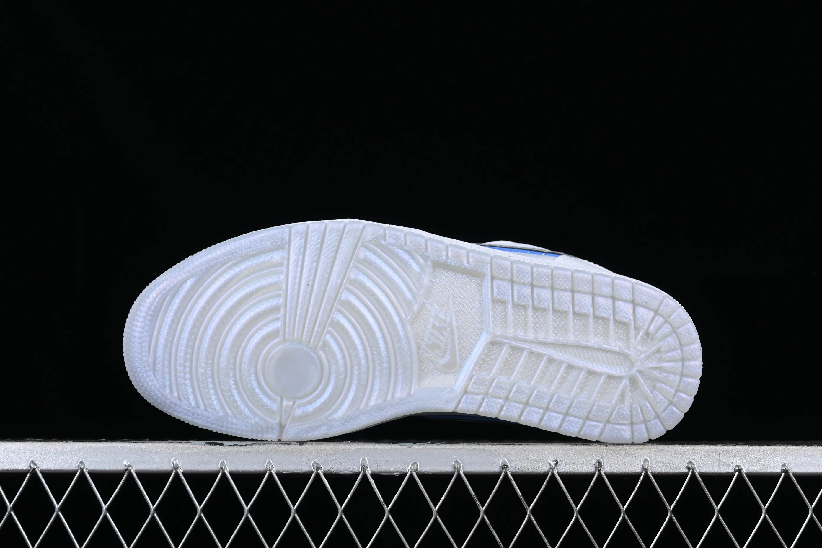 All categories Air Jordan Jordan series basketball shoes Air Jordan 1 Low Z version Air Jordan 1 Low "Dare To Fly" AJ1 Joe 1 Silver Cultural low-top casual sneakers FB1874-101